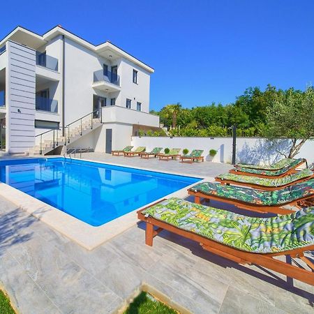 Apartments Paola & Karla With Pool Krk Town Εξωτερικό φωτογραφία