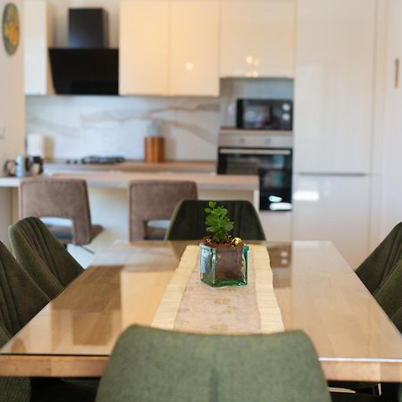 Apartments Paola & Karla With Pool Krk Town Δωμάτιο φωτογραφία