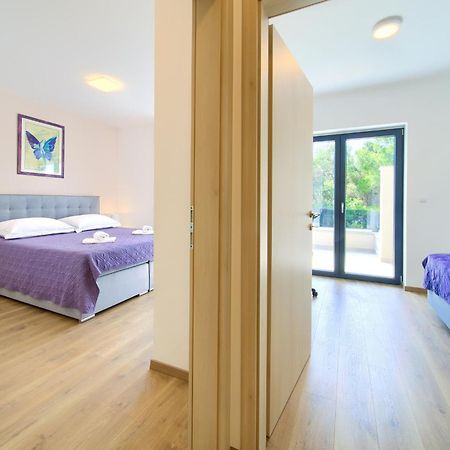 Apartments Paola & Karla With Pool Krk Town Δωμάτιο φωτογραφία