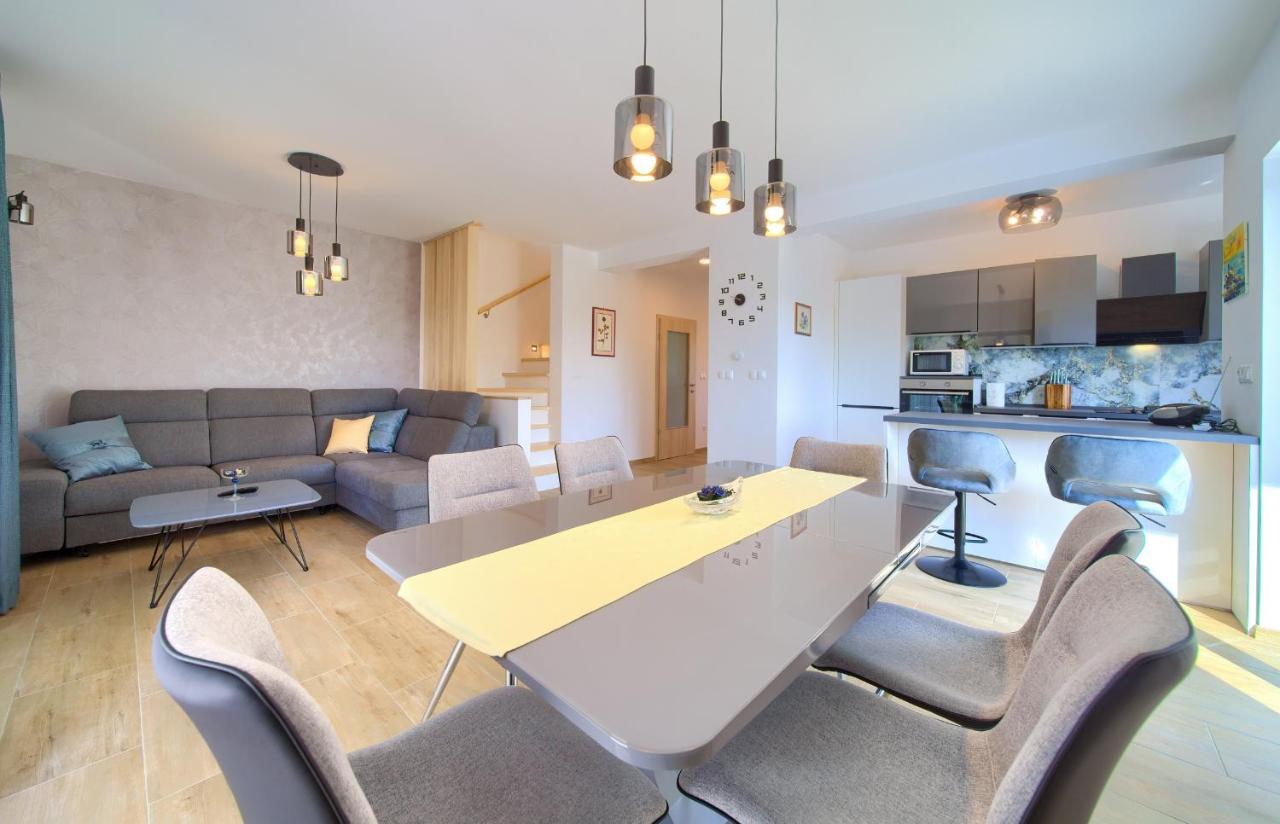 Apartments Paola & Karla With Pool Krk Town Εξωτερικό φωτογραφία