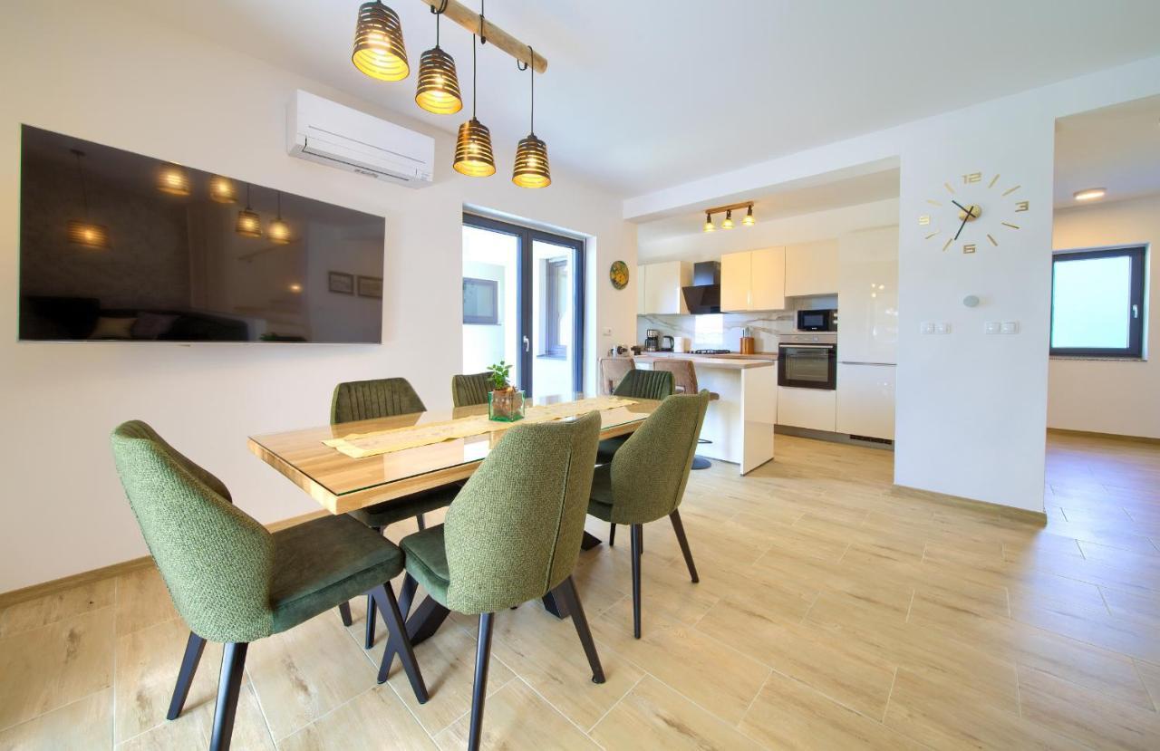 Apartments Paola & Karla With Pool Krk Town Εξωτερικό φωτογραφία