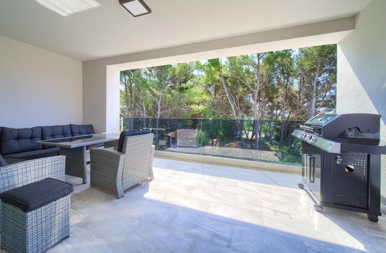 Apartments Paola & Karla With Pool Krk Town Εξωτερικό φωτογραφία