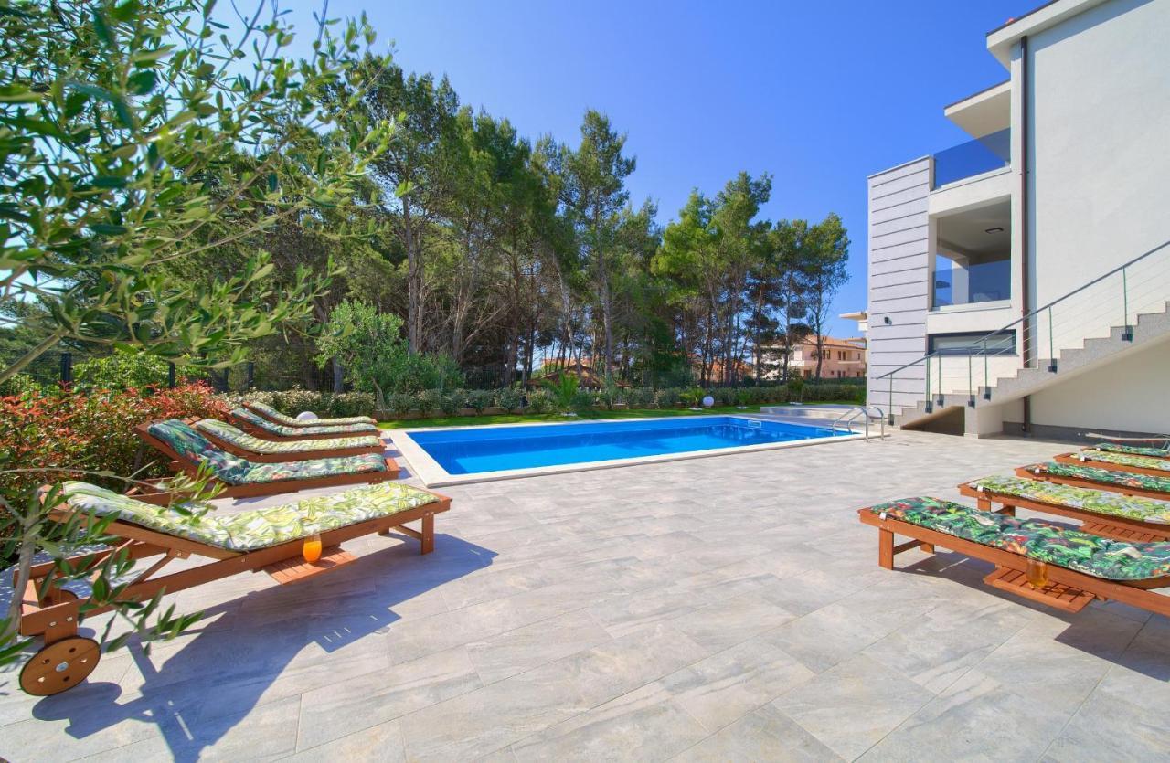 Apartments Paola & Karla With Pool Krk Town Εξωτερικό φωτογραφία