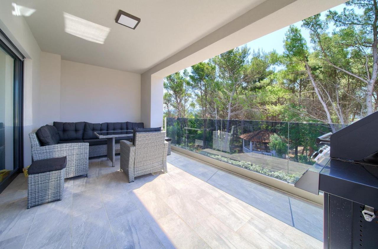Apartments Paola & Karla With Pool Krk Town Εξωτερικό φωτογραφία