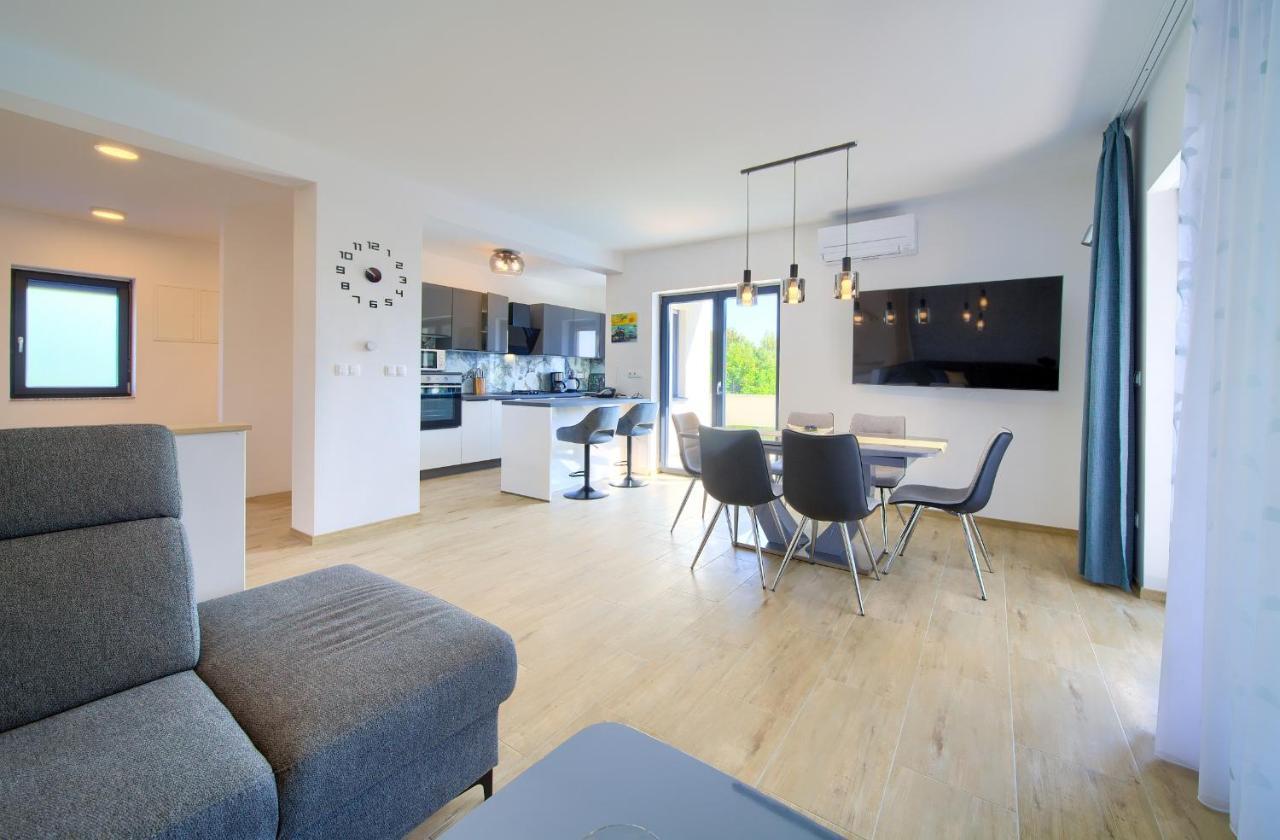 Apartments Paola & Karla With Pool Krk Town Εξωτερικό φωτογραφία