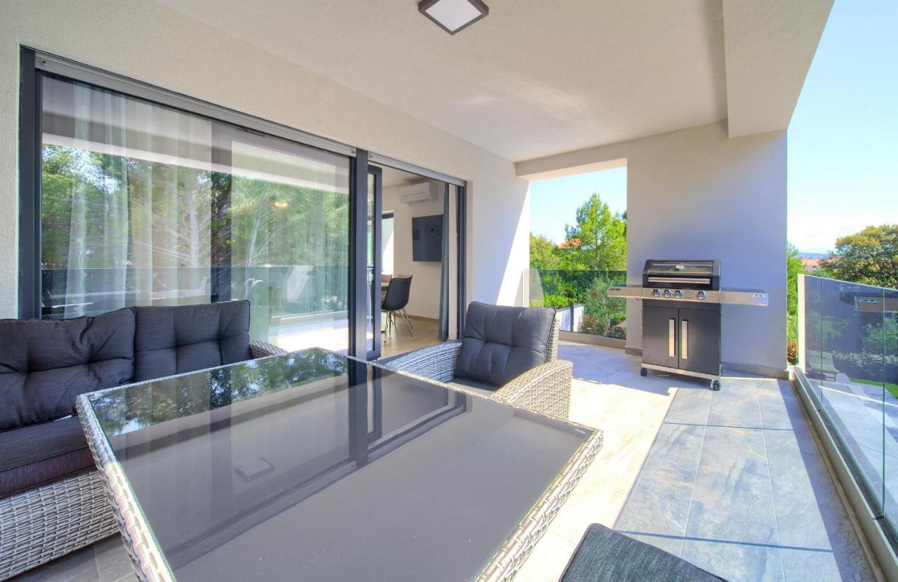 Apartments Paola & Karla With Pool Krk Town Εξωτερικό φωτογραφία