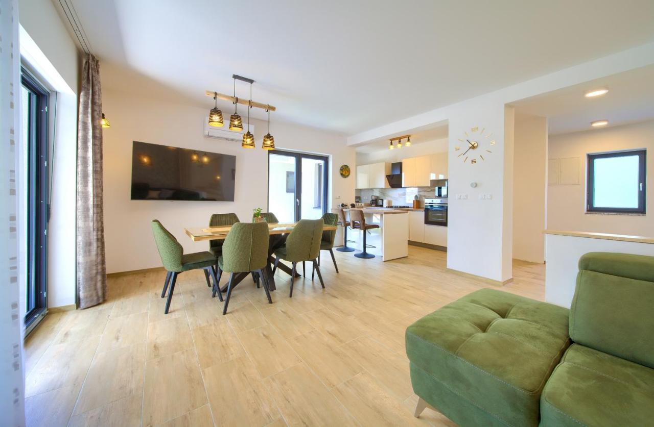 Apartments Paola & Karla With Pool Krk Town Εξωτερικό φωτογραφία
