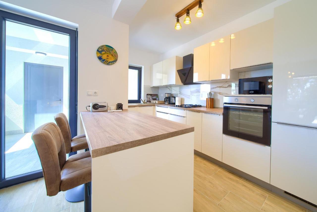 Apartments Paola & Karla With Pool Krk Town Εξωτερικό φωτογραφία