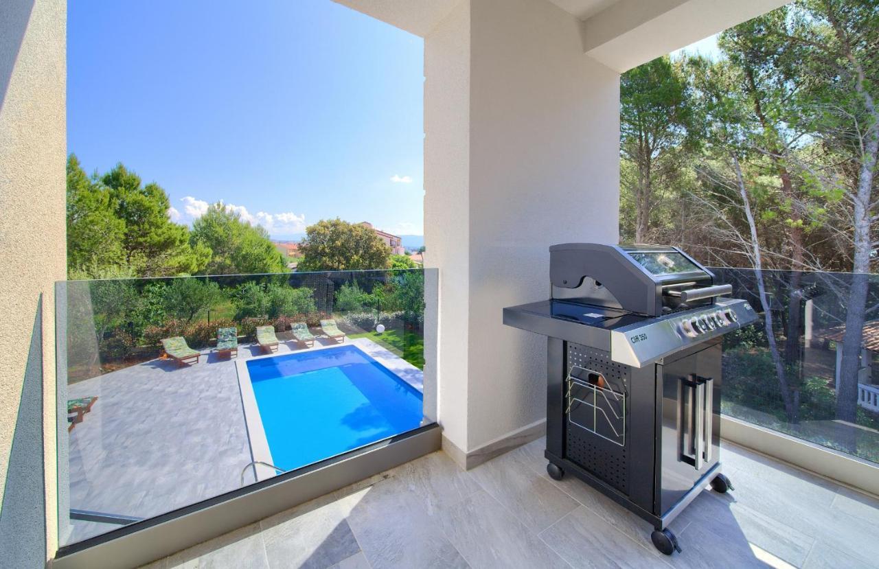 Apartments Paola & Karla With Pool Krk Town Εξωτερικό φωτογραφία