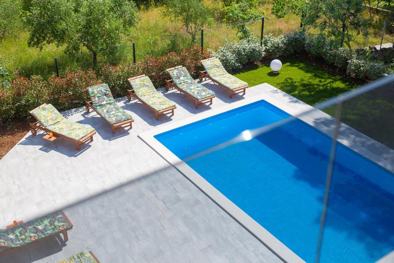 Apartments Paola & Karla With Pool Krk Town Εξωτερικό φωτογραφία