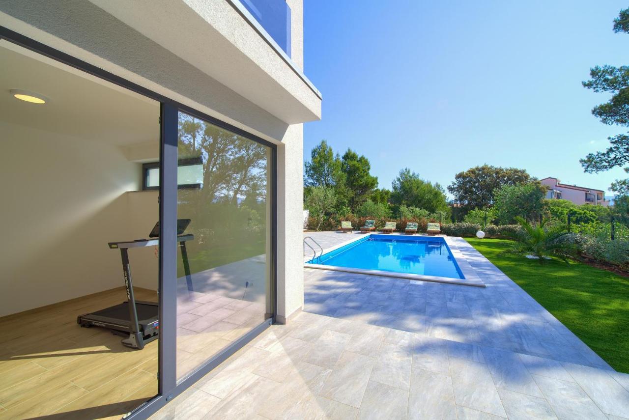 Apartments Paola & Karla With Pool Krk Town Εξωτερικό φωτογραφία