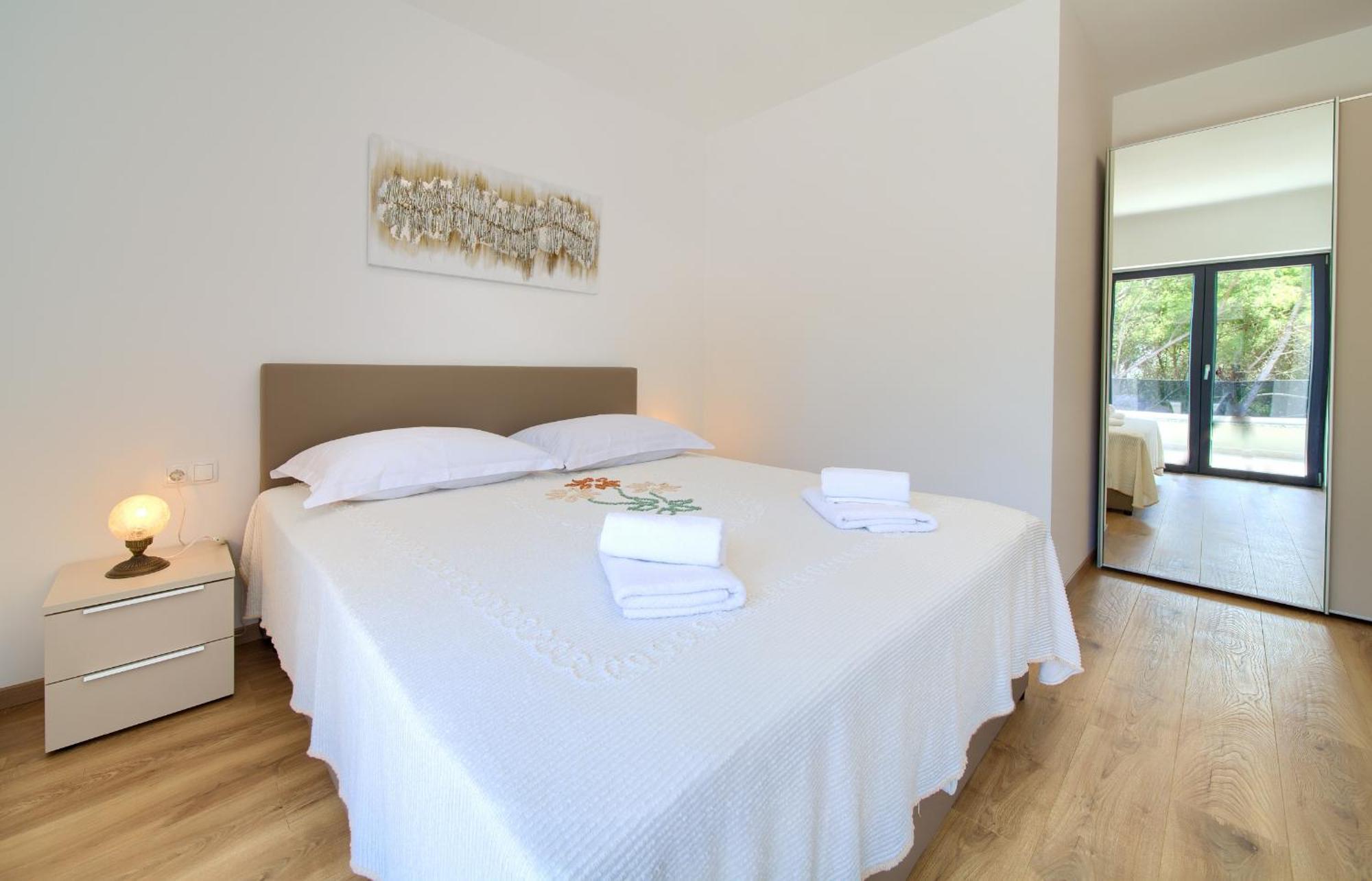 Apartments Paola & Karla With Pool Krk Town Δωμάτιο φωτογραφία